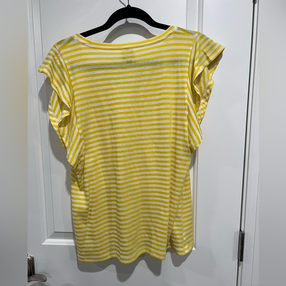 NWOT CAbi Daisy tee - Picture 4 of 5